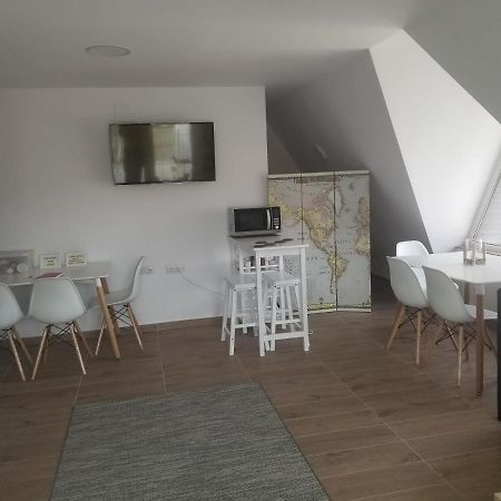 Autentic Adorabil Apartment Albeştii Pământeni Exterior foto