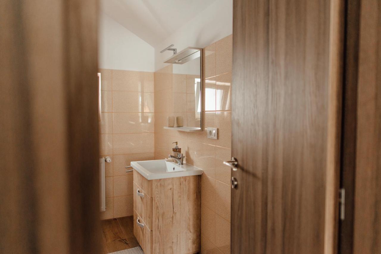 Autentic Adorabil Apartment Albeştii Pământeni Exterior foto