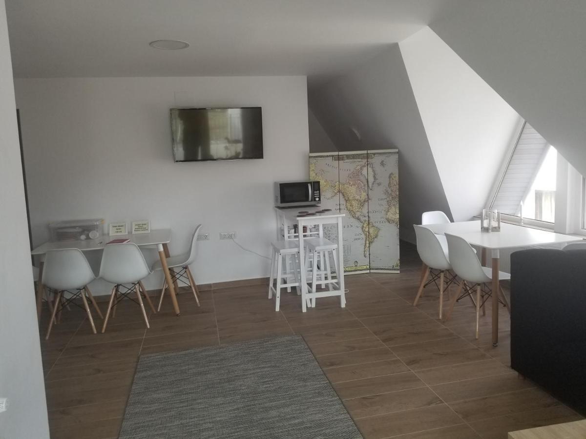 Autentic Adorabil Apartment Albeştii Pământeni Exterior foto