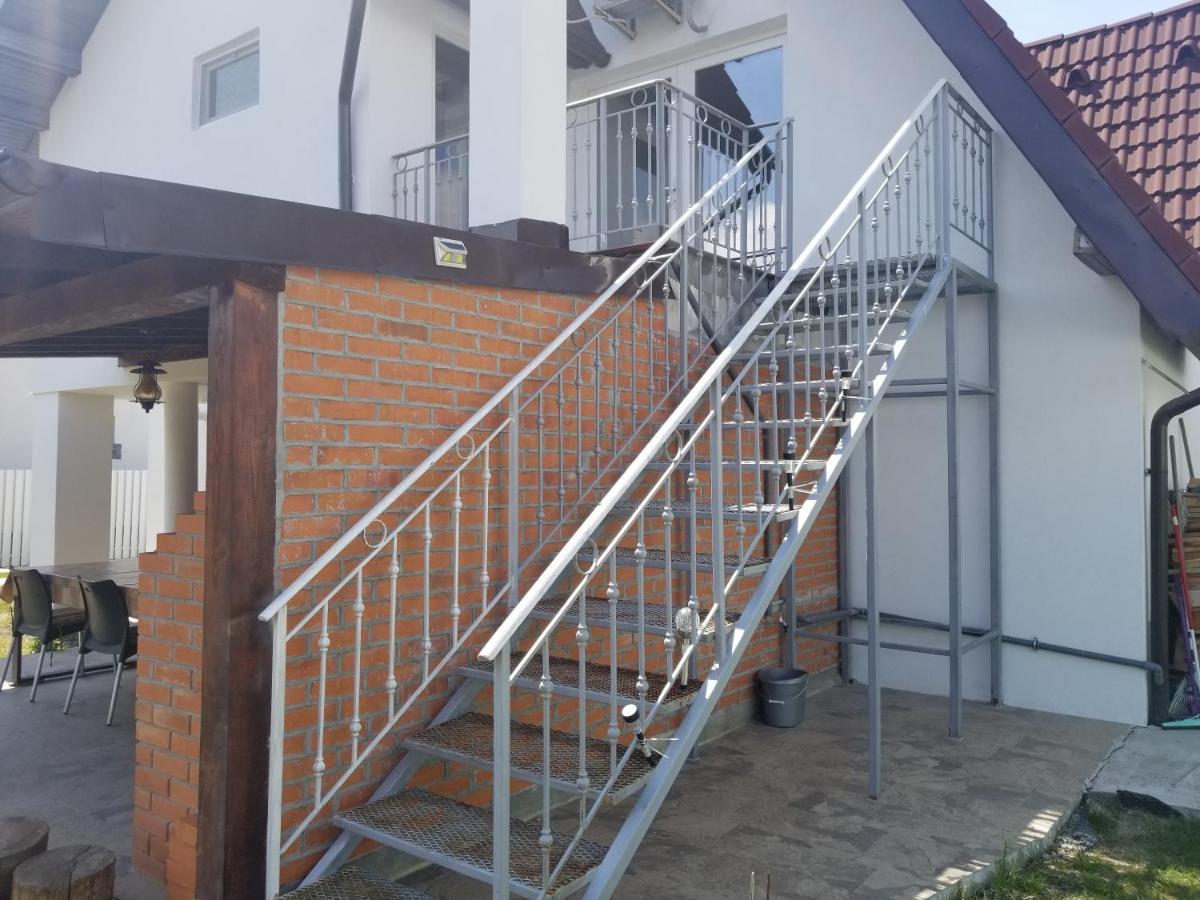 Autentic Adorabil Apartment Albeştii Pământeni Exterior foto